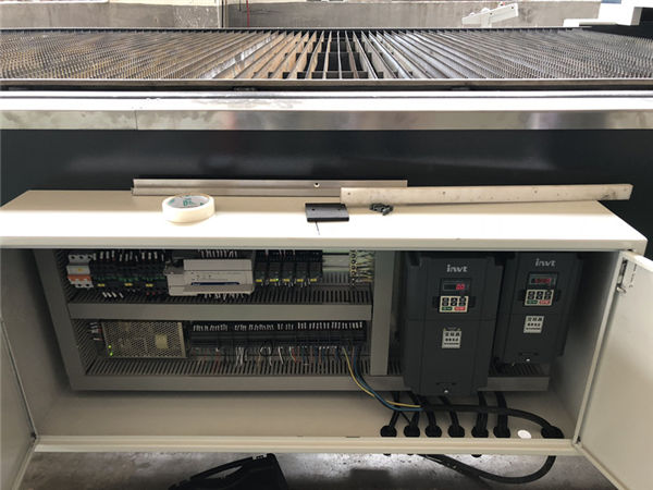 دستگاه لیزر برش فلز cnc / برش لیزری فیبر نوری